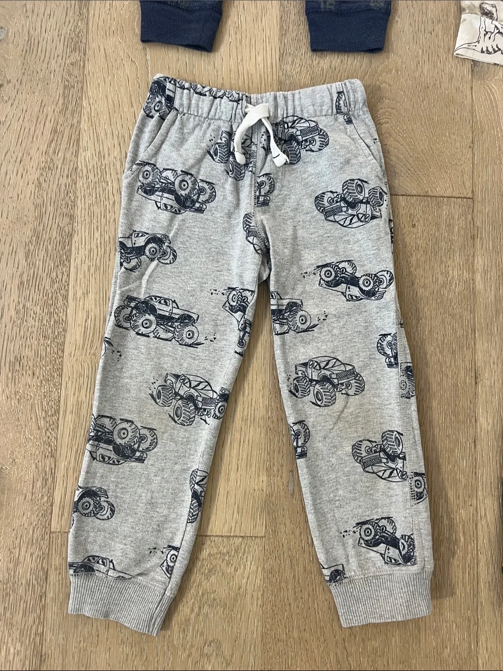 Old Navy 4t joggers